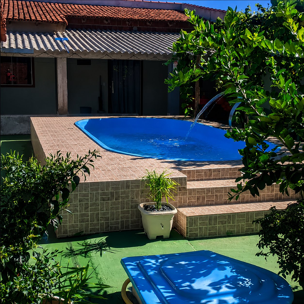 Piscina do Recanto da Piscina em dia de sol